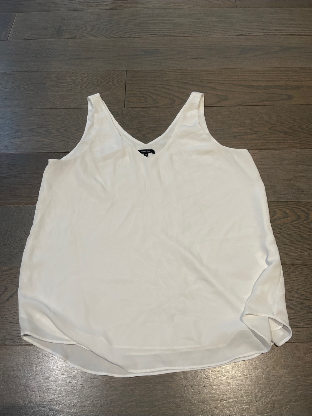 RW&CO. White V-Neck Layered Hem Camisole